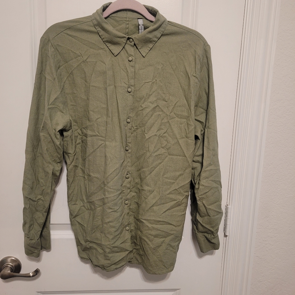 Zara Olive Green Long Sleeve Button front Open Back Blouse size Large